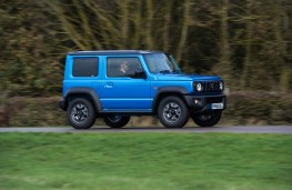 Suzuki Jimny, side action